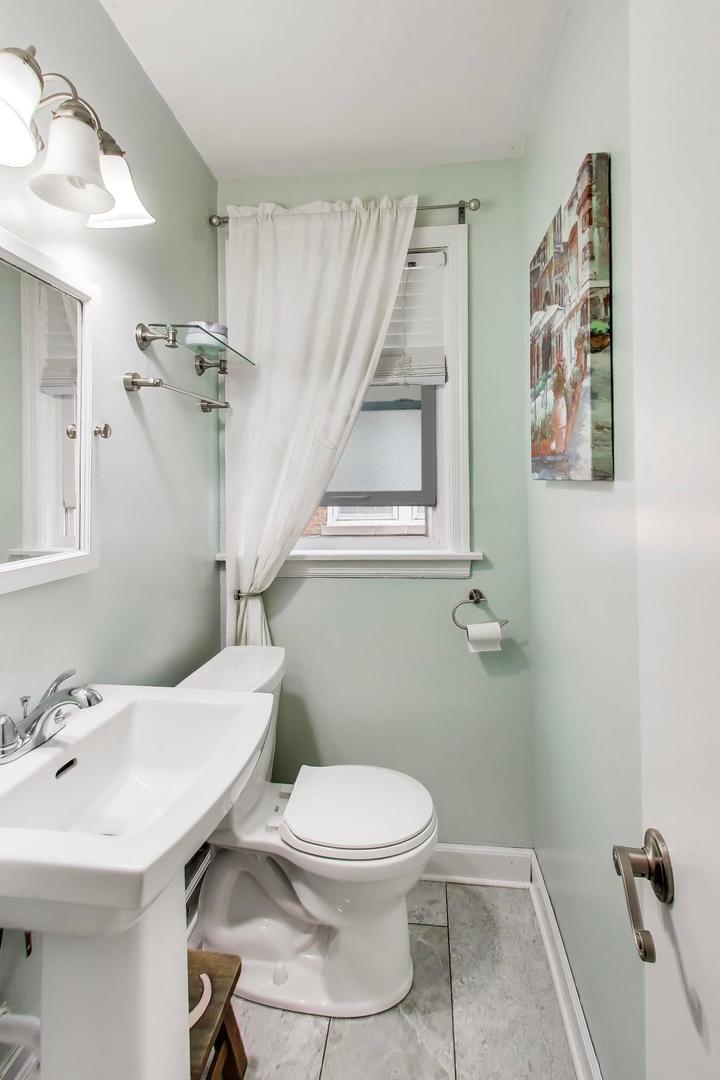 9925 South Maplewood Avenue Chicago IL 60655