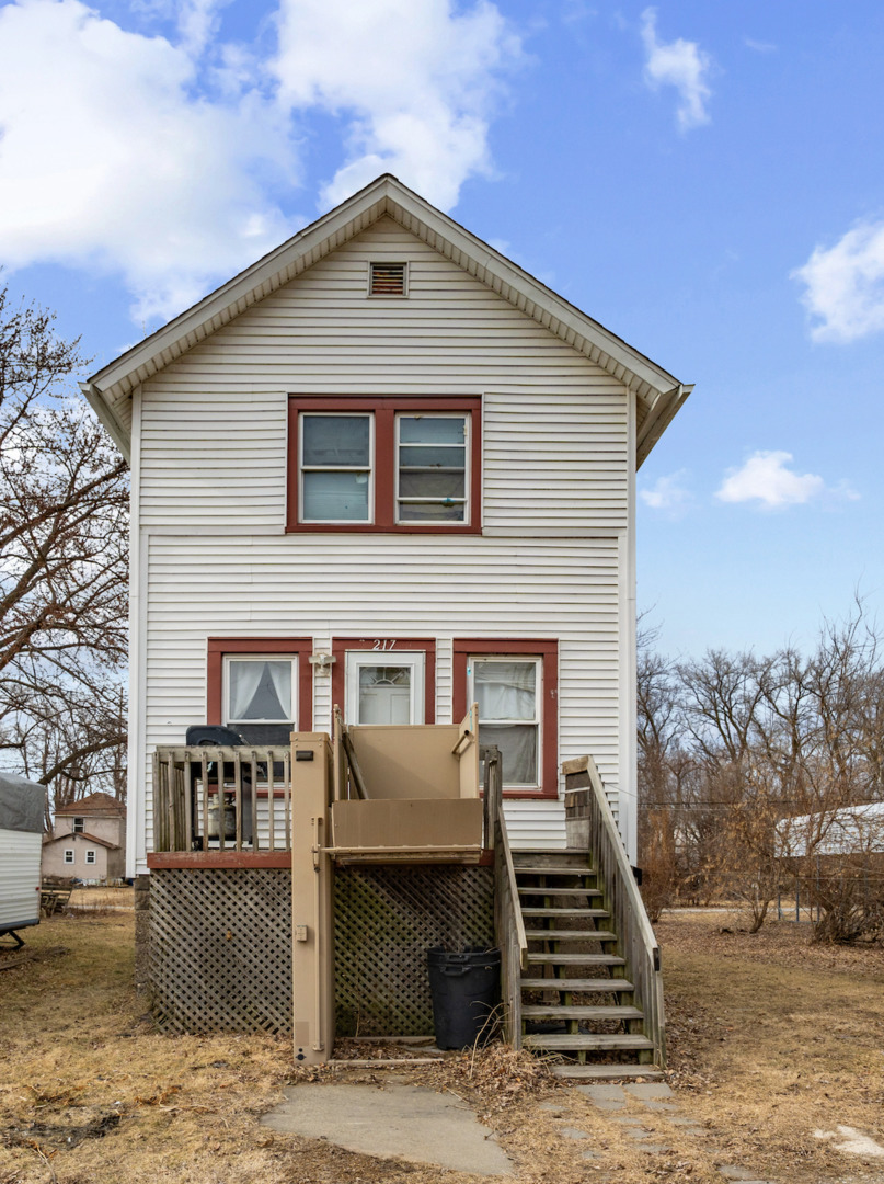 217 12TH Street East Moline IL 61244