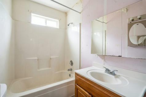 217 12TH Street East Moline IL 61244