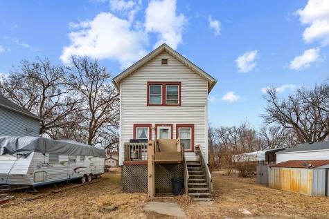217 12TH Street East Moline IL 61244