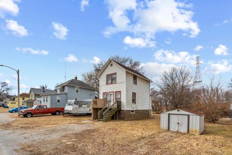 217 12TH Street East Moline IL 61244