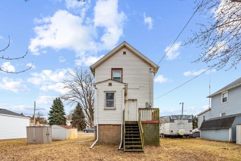 217 12TH Street East Moline IL 61244