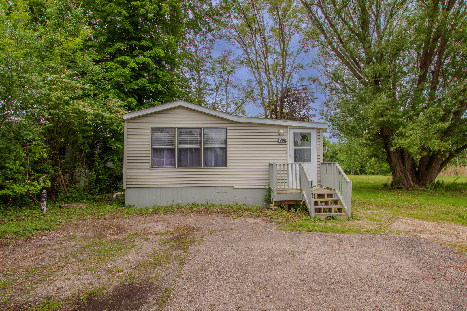 177 Windward Lakemoor IL 60051