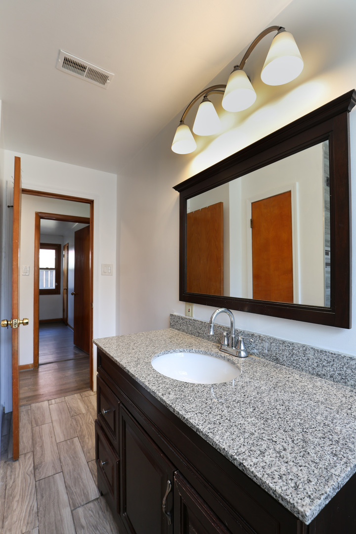 7728 South Kilpatrick Avenue Chicago IL 60652
