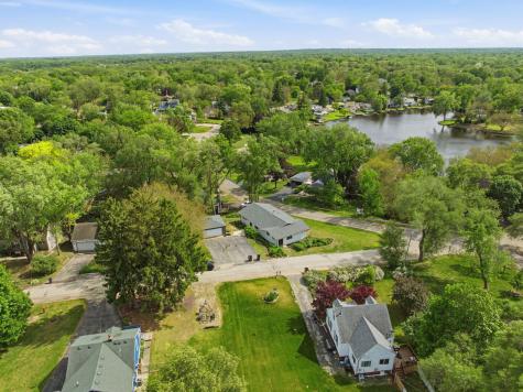 3624 Eastway Drive Island Lake IL 60042