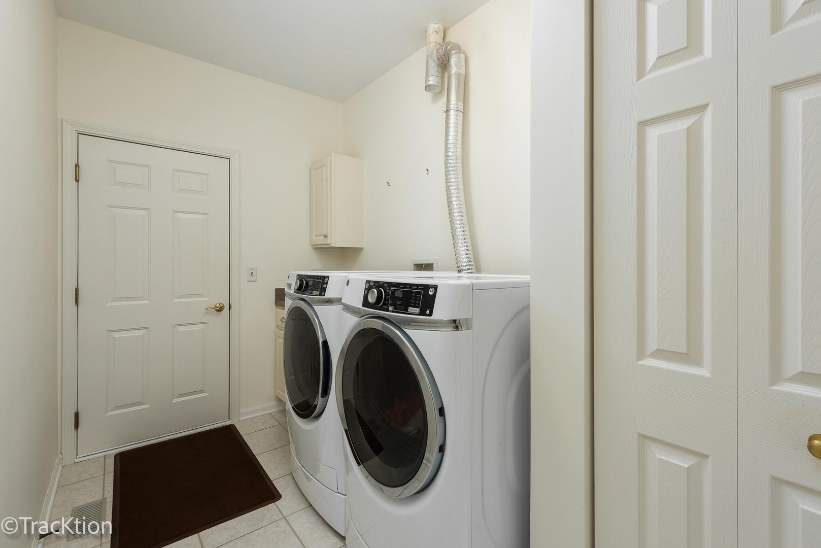 545 Woodhill Drive Carol Stream IL 60188