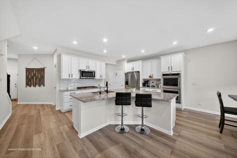 534 Watercress Drive Aurora IL 60504