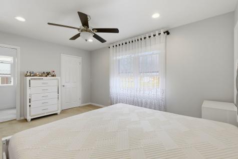 1038 South Hunt Club Drive Mount Prospect IL 60056
