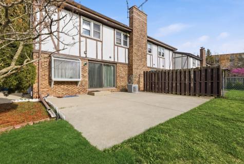 1038 South Hunt Club Drive Mount Prospect IL 60056