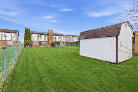 1038 South Hunt Club Drive Mount Prospect IL 60056