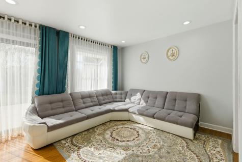 1038 South Hunt Club Drive Mount Prospect IL 60056