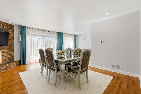 1038 South Hunt Club Drive Mount Prospect IL 60056