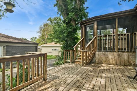 327 West Hawley Street Mundelein IL 60060