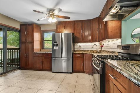 327 West Hawley Street Mundelein IL 60060