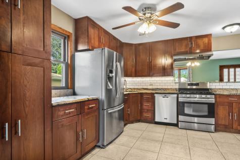 327 West Hawley Street Mundelein IL 60060