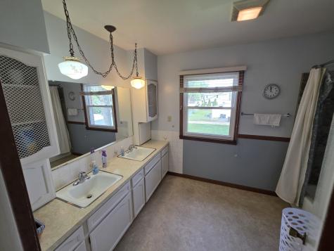 1706 16TH Avenue Sterling IL 61081