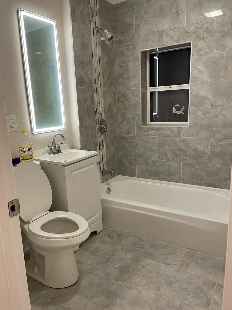 2706 East 78th Street Chicago IL 60649