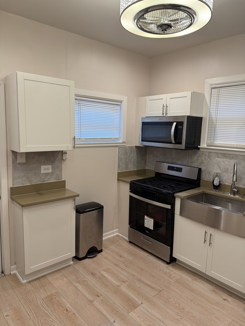 2706 East 78th Street Chicago IL 60649