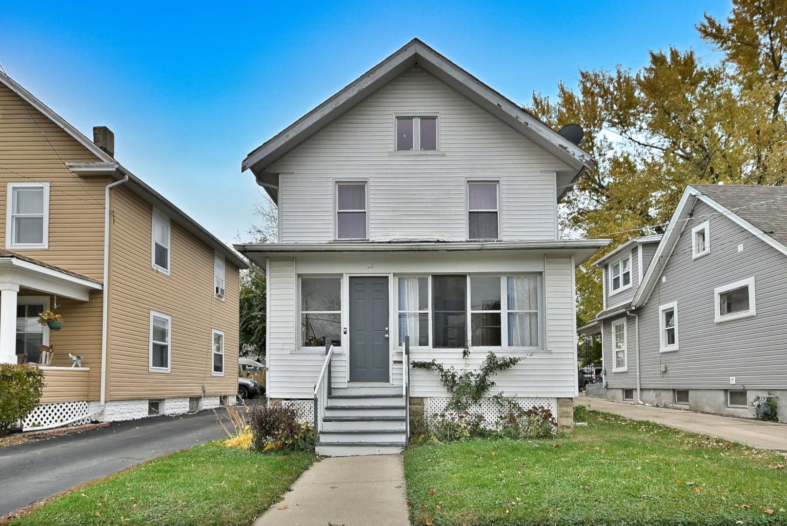 528 Woodlawn Avenue Aurora IL 60506