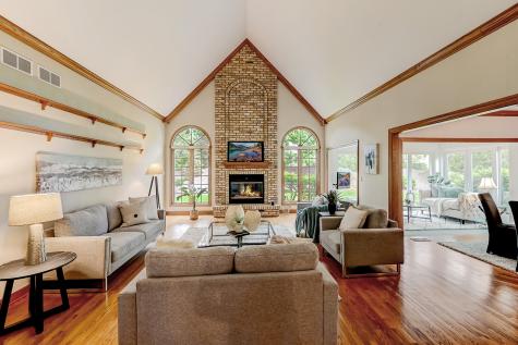 68 Berkshire Court Burr Ridge IL 60527