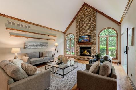 68 Berkshire Court Burr Ridge IL 60527