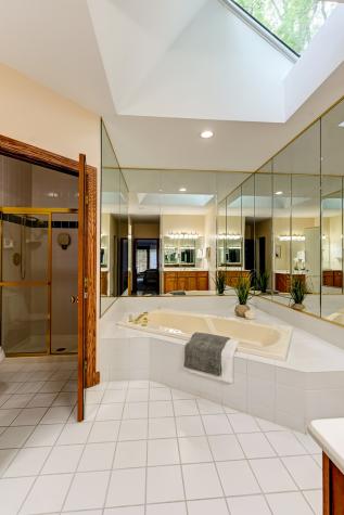 68 Berkshire Court Burr Ridge IL 60527
