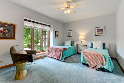 68 Berkshire Court Burr Ridge IL 60527
