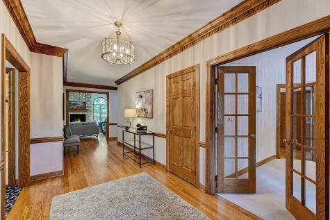 68 Berkshire Court Burr Ridge IL 60527