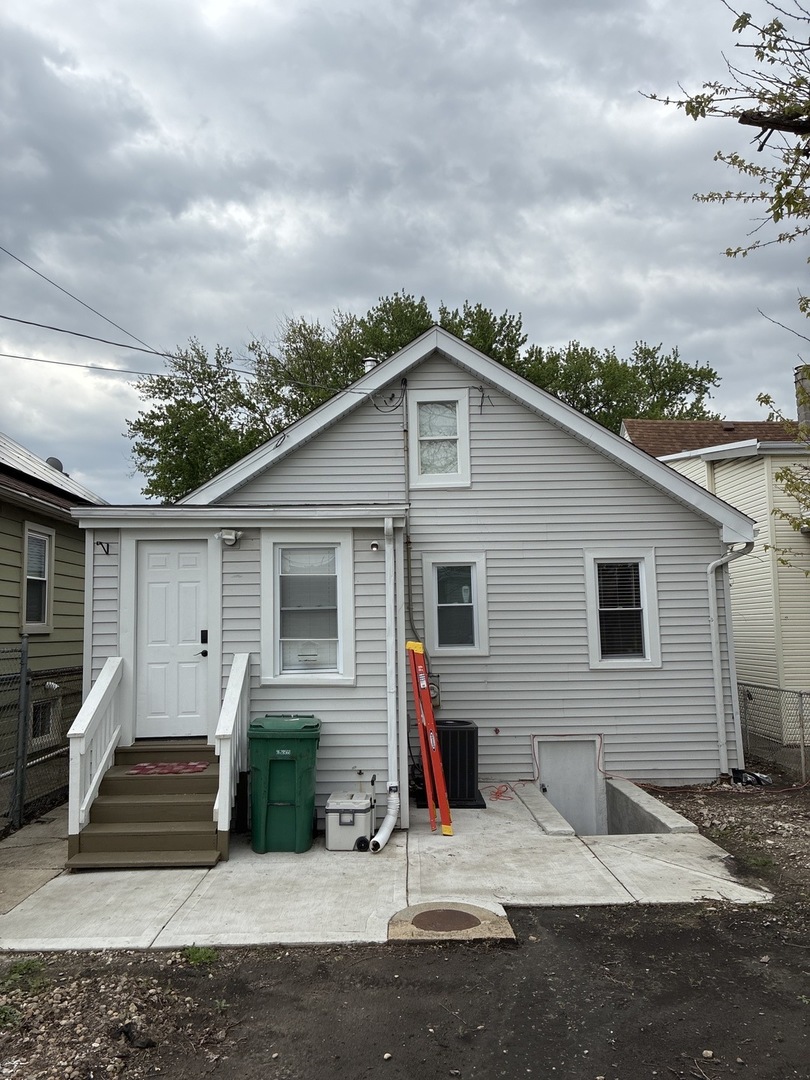 5230 West 51st Street Chicago IL 60638