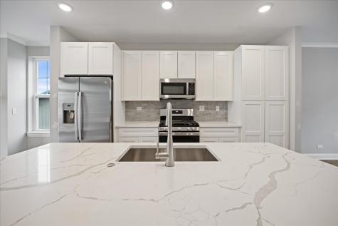 180 Eli Court Des Plaines IL 60016