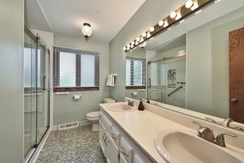 1812 Prestwick Drive Inverness IL 60067