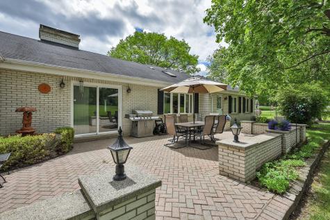 1812 Prestwick Drive Inverness IL 60067