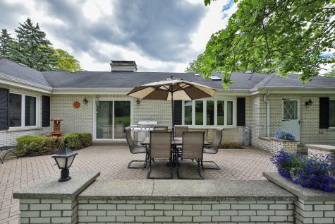 1812 Prestwick Drive Inverness IL 60067