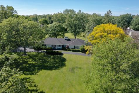 1812 Prestwick Drive Inverness IL 60067