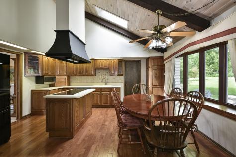 1812 Prestwick Drive Inverness IL 60067