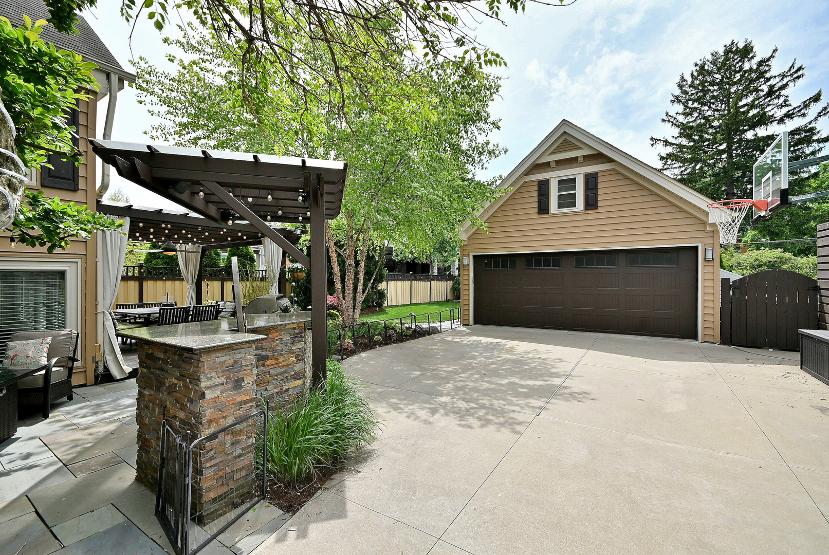 114 South Poplar Avenue Elmhurst IL 60126