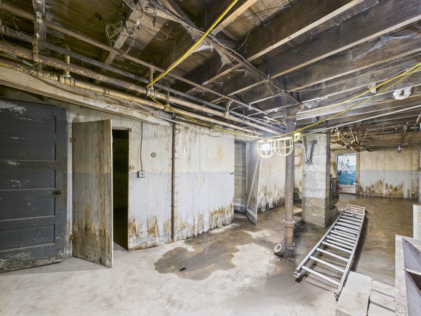 11922 South Perry Avenue Chicago IL 60628