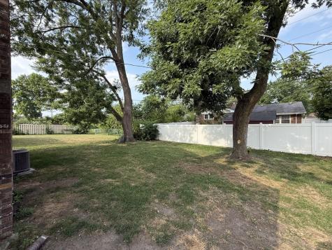 17006 University Avenue South Holland IL 60473