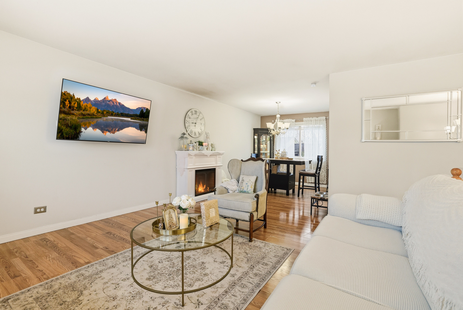 72 West Nevada Avenue Glendale Heights IL 60139