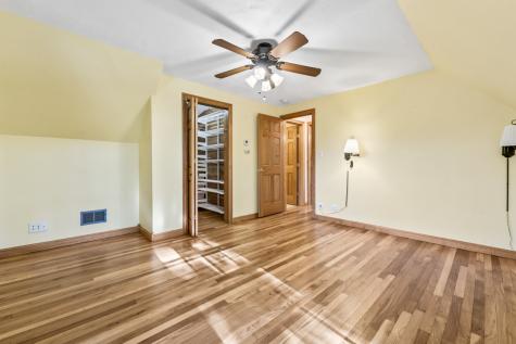 107 North Elmhurst Avenue Mount Prospect IL 60056