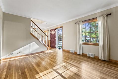 107 North Elmhurst Avenue Mount Prospect IL 60056