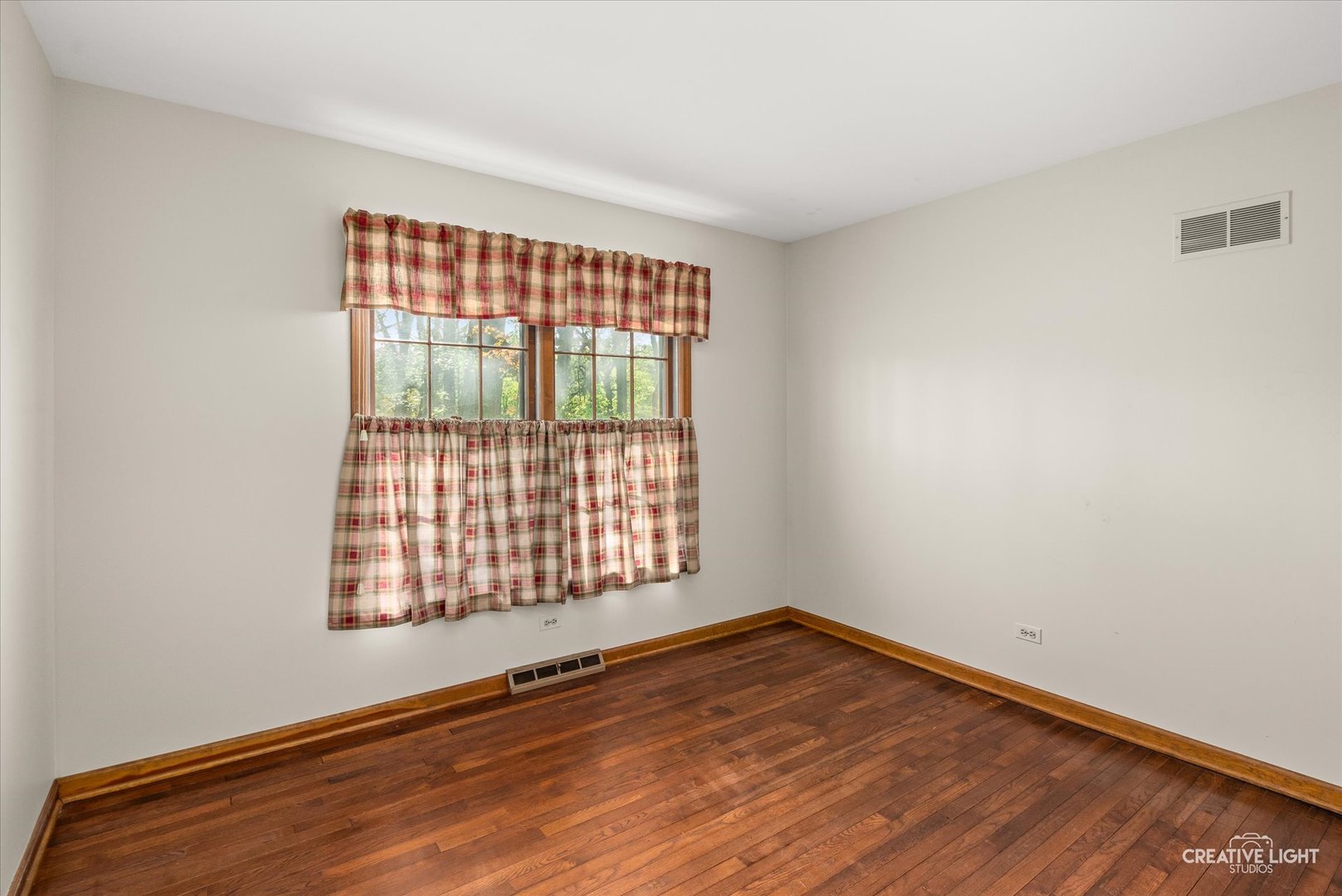 29W007 Oak Lane Warrenville IL 60555