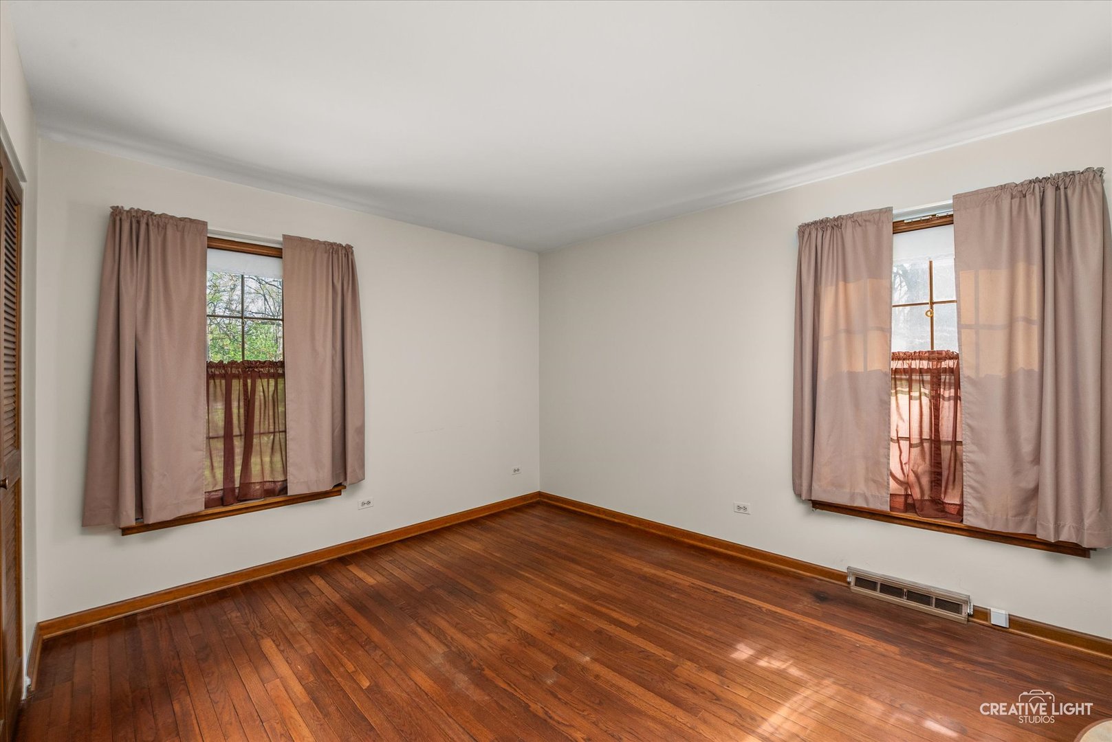 29W007 Oak Lane Warrenville IL 60555