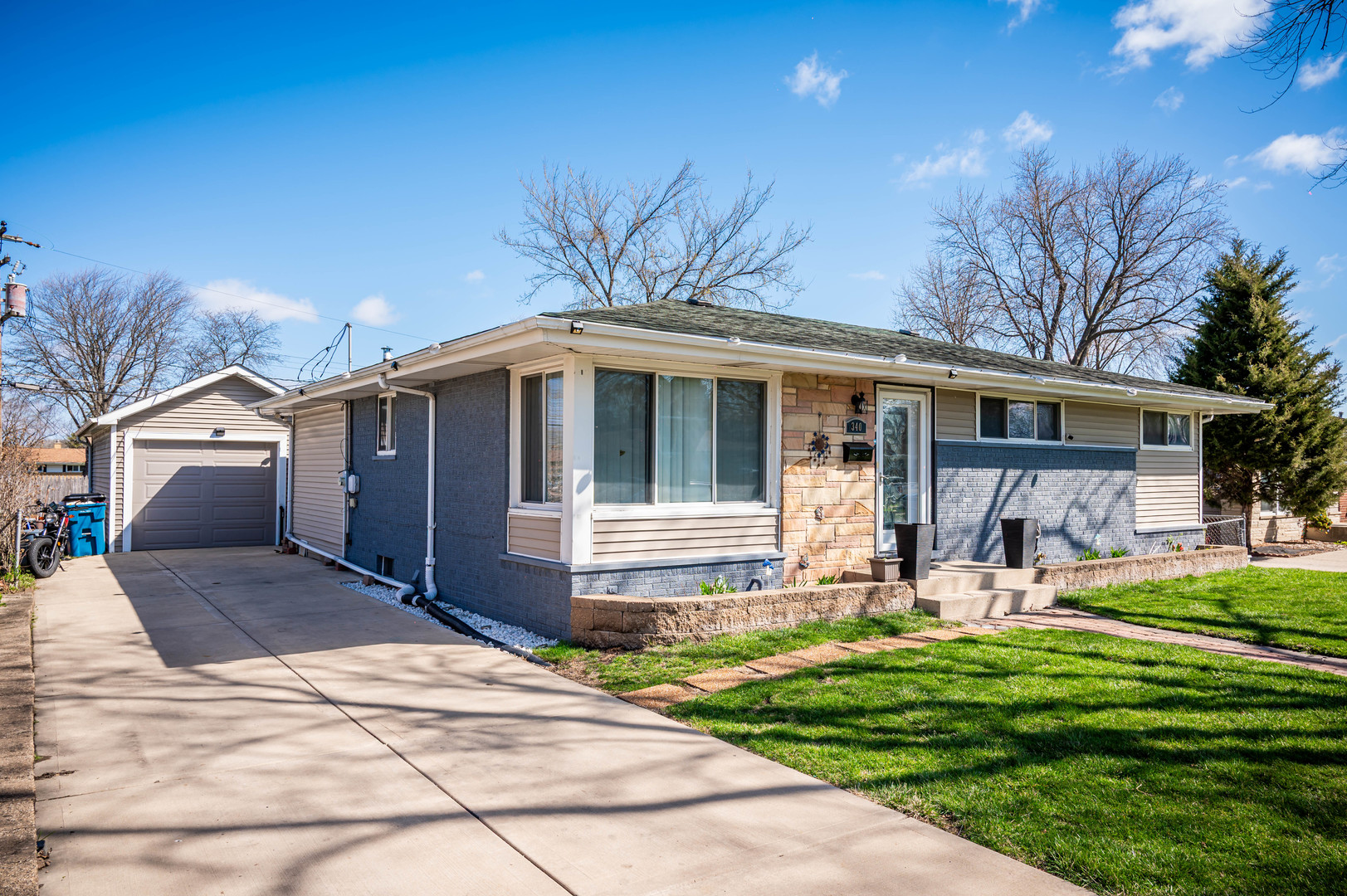 340 East Drake Avenue Addison IL 60101