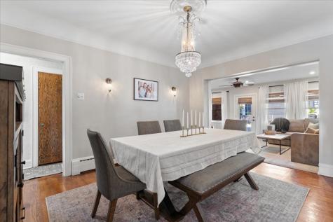 9814 South Hoyne Avenue Chicago IL 60643