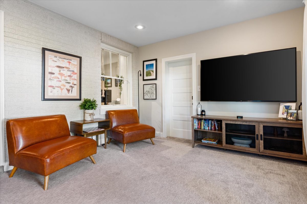 9814 South Hoyne Avenue Chicago IL 60643