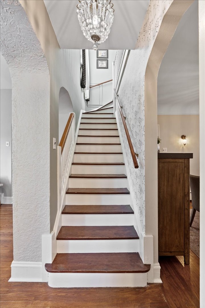 9814 South Hoyne Avenue Chicago IL 60643