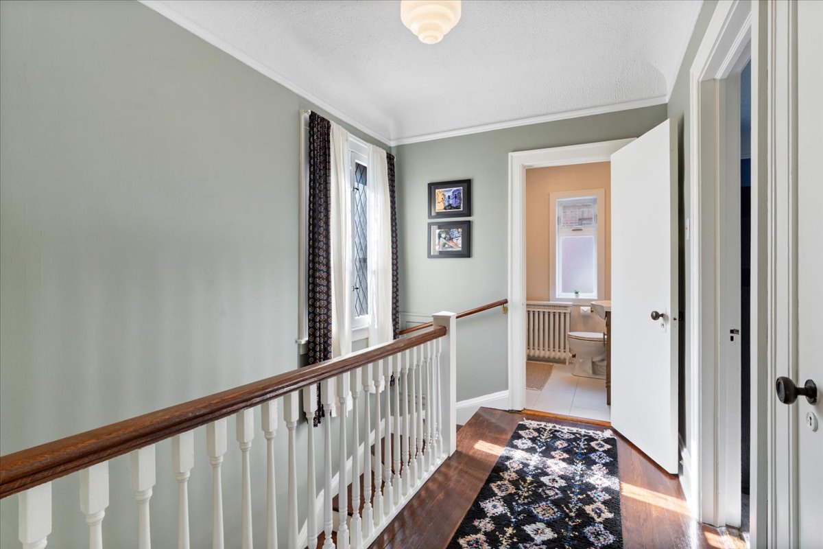 9814 South Hoyne Avenue Chicago IL 60643