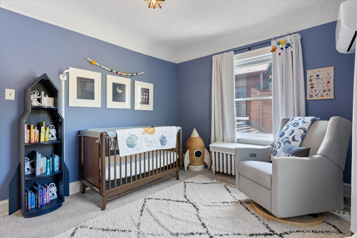 9814 South Hoyne Avenue Chicago IL 60643