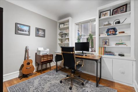 9814 South Hoyne Avenue Chicago IL 60643